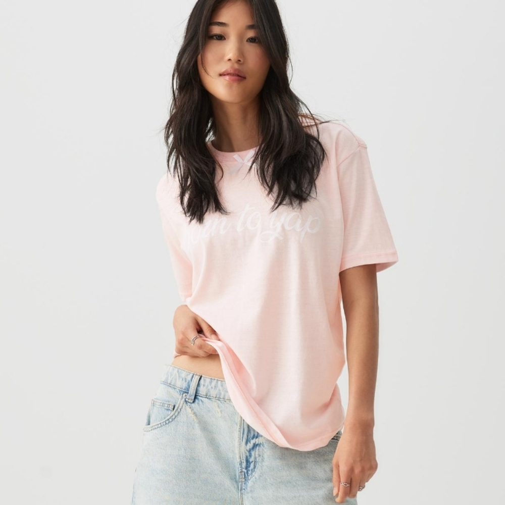 BORN TO YAP Oversized Basic Tee with Bow Detail 🎀, Pastel Pink (XS)